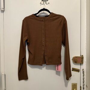 Button-Front Long Sleeve Crop Top in Brown